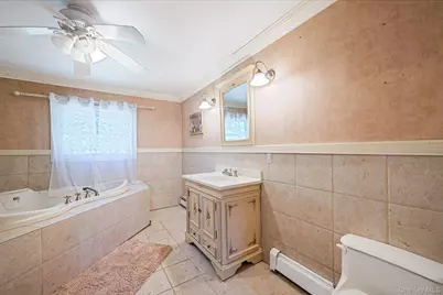 612 Blue Point Road, Holtsville, NY 11742 - Photo 16