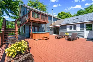 612 Blue Point Rd, Holtsville, NY 11742 - Photo 34
