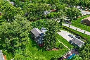612 Blue Point Rd, Holtsville, NY 11742 - Photo 44