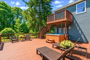 612 Blue Point Rd, Holtsville, NY 11742 - Photo 14
