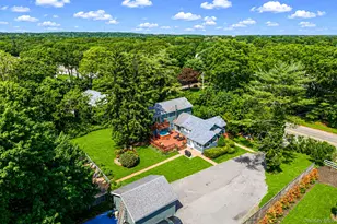 612 Blue Point Rd, Holtsville, NY 11742 - Photo 42