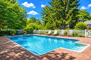 612 Blue Point Rd, Holtsville, NY 11742 - Photo 32