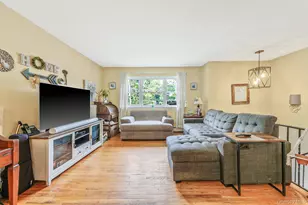 4 Dogwood Ave, Farmingville, NY 11738 - Photo 12