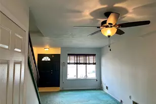 52 Houston Ln, New York, NY 10302 - Photo 2