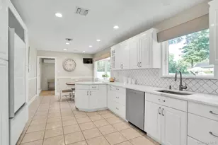 65 Shoreham Dr E, Dix Hills, NY 11746 - Photo 16