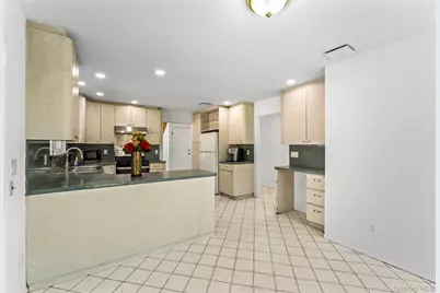 126 Bagatelle Road, Melville, NY 11747 - Photo 18