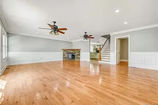 20 Woods Pl, Rockville Centre, NY 11570 - Photo 18