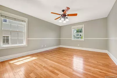 20 Woods Place, Rockville Centre, NY 11570 - Photo 28