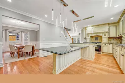 20 Woods Place, Rockville Centre, NY 11570 - Photo 40