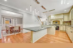 20 Woods Pl, Rockville Centre, NY 11570 - Photo 40