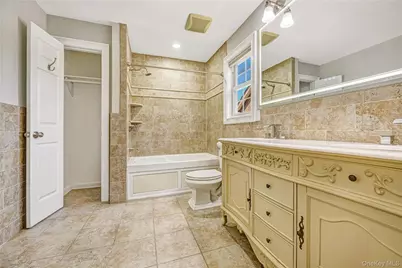 20 Woods Place, Rockville Centre, NY 11570 - Photo 24