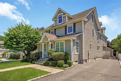 20 Woods Place, Rockville Centre, NY 11570 - Photo 2