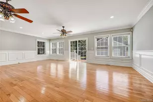 20 Woods Pl, Rockville Centre, NY 11570 - Photo 16