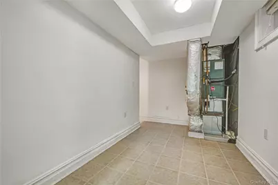 20 Woods Place, Rockville Centre, NY 11570 - Photo 32