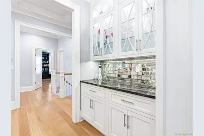 55 Plymouth Road, Manhasset, NY 11030 - Photo 18