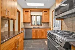 85-11 Eton St, Jamaica, NY 11432 - Photo 6