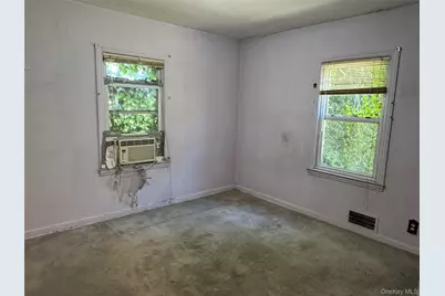 253 Eagle Avenue, West Hempstead, NY 11552 - Photo 8