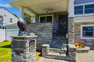 732 S 5th St, Lindenhurst, NY 11757 - Photo 4