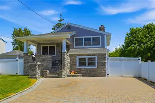 732 S 5th St, Lindenhurst, NY 11757 - Photo 2