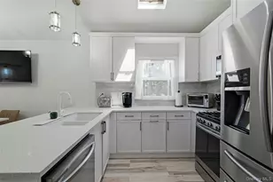 732 S 5th St, Lindenhurst, NY 11757 - Photo 12