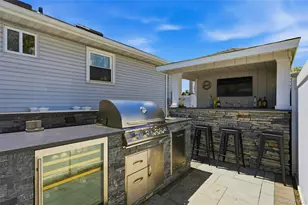 732 S 5th St, Lindenhurst, NY 11757 - Photo 38