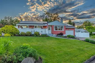 14 Mayo Ave, Huntington, NY 11743 - Photo 2
