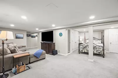 14 Mayo Avenue, Huntington, NY 11743 - Photo 20