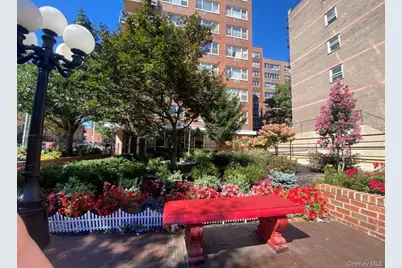 8111 45th Avenue #5C, Elmhurst, NY 11373 - Photo 2