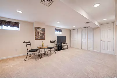43 Dale Lane, Smithtown, NY 11787 - Photo 16
