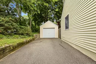 71 E 17th St, Huntington Station, NY 11746 - Photo 38