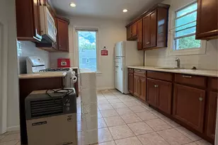 137-46 Bedell St, Springfield Gardens, NY 11413 - Photo 4