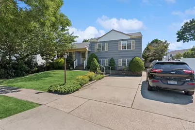 602 Syracuse Avenue, Massapequa, NY 11758 - Photo 2