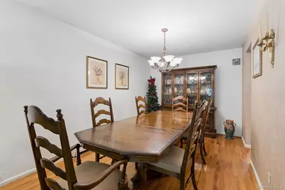 602 Syracuse Avenue, Massapequa, NY 11758 - Photo 8