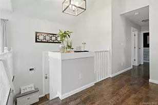 30 Mercury Ave, Patchogue, NY 11772 - Photo 6