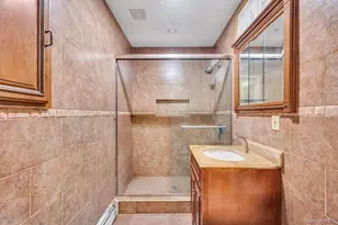 156 Shelter Ln, Levittown, NY 11756 - Photo 16