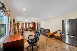 156 Shelter Ln, Levittown, NY 11756 - Photo 10