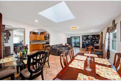 156 Shelter Lane, Levittown, NY 11756 - Photo 4
