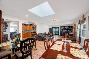 156 Shelter Ln, Levittown, NY 11756 - Photo 4
