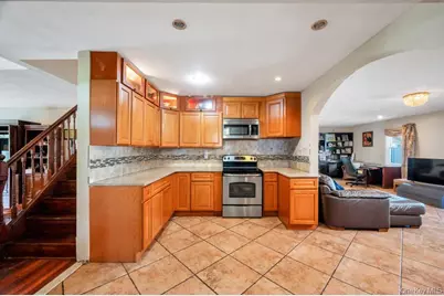 156 Shelter Lane, Levittown, NY 11756 - Photo 2