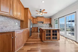 2890 Clubhouse Rd, Merrick, NY 11566 - Photo 8