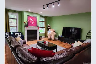 1259 N Country Road, Stony Brook, NY 11790 - Photo 24