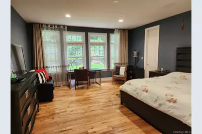 1259 N Country Road, Stony Brook, NY 11790 - Photo 4