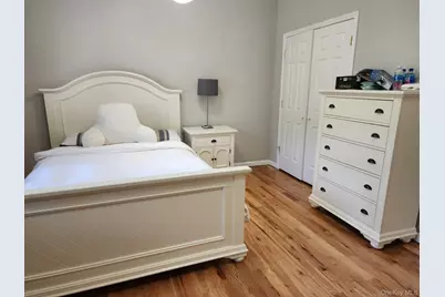 1259 N Country Road, Stony Brook, NY 11790 - Photo 12