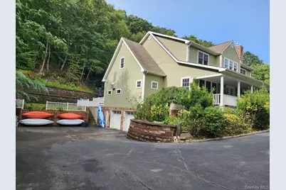 1259 N Country Road, Stony Brook, NY 11790 - Photo 2