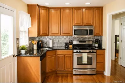 13 Gerald Avenue, Hicksville, NY 11801 - Photo 4