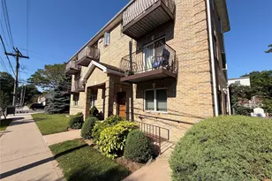 61-52 170th St, Fresh Meadows, NY 11365 - Photo 2