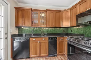29 Coralyn Ave, White Plains, NY 10605 - Photo 12