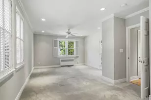 29 Coralyn Ave, White Plains, NY 10605 - Photo 18