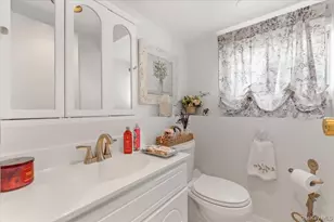 38 Hayden Dr, Bethpage, NY 11714 - Photo 32