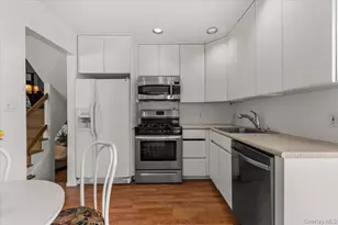 38 Hayden Dr, Bethpage, NY 11714 - Photo 8